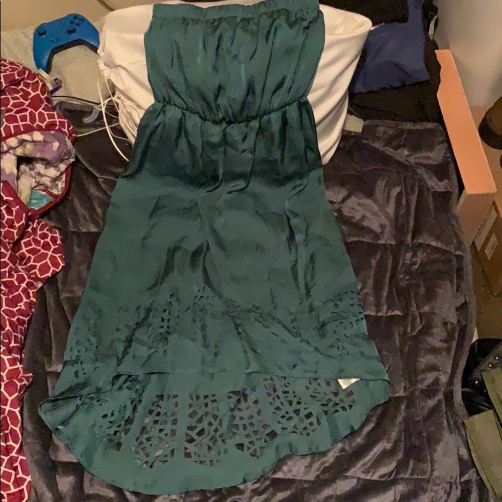 Sheeveless green linen dress